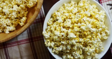 Vegan “Cheese” Popcorn (V, GF) | Busy Girl Healthy World