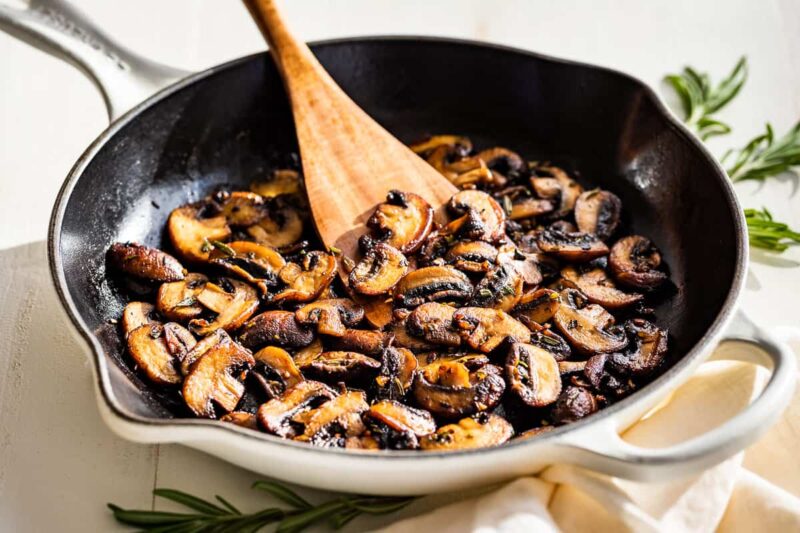 garlic-butter-mushrooms-get-inspired-everyday-5